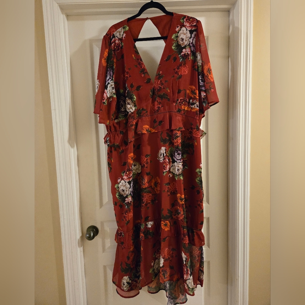 Floral V-Neck Ruffle Dress - Red. Upper Back Out